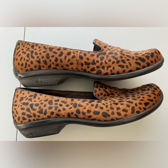 Women’s Dansko Leopard/Cheetah Slip On Olivia Style Size 9.5/10 - Picture 8 of 11